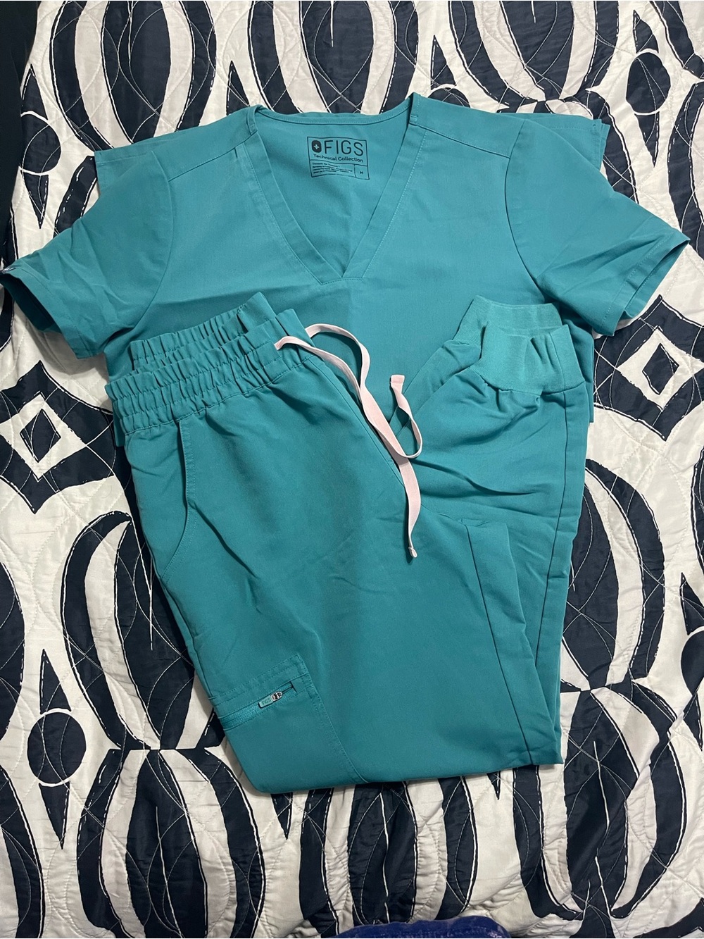 FIGS Women’s Scrub Set Teal/Aqua